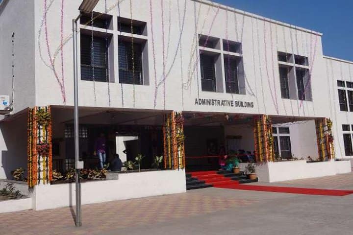 Dr S and SS Ghandhy College of Engineering and Technology campus in Surat, Gujarat, India — photo 1