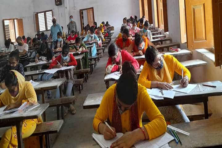 Lal Bahadur Shastri PG College campus in Chandauli, Uttar Pradesh, India — photo 3