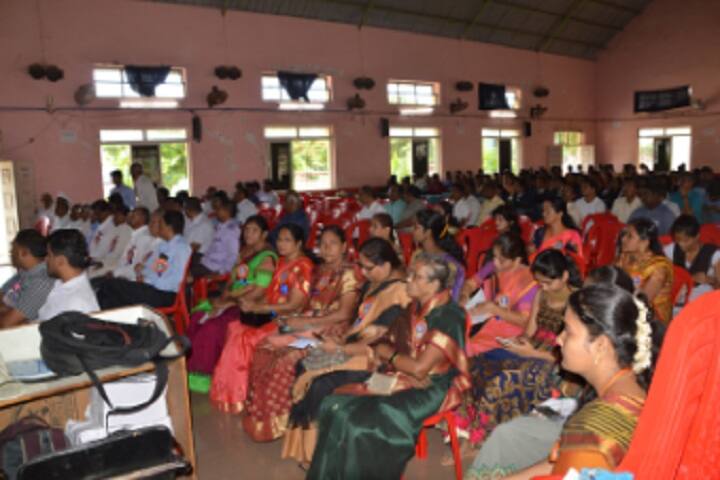 Shree Tammannappa Chikkodi Arts and Commerce College campus in Bagalkot, Karnataka, India — photo 2