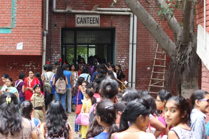 Lakshmibai College campus in New Delhi, Delhi, India — photo 2