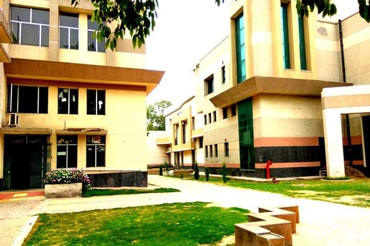 Satyawati College Evening campus in New Delhi, Delhi, India — photo 1