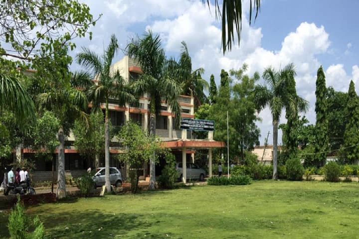 Smt Chinnamma Basappa Patil Arts and Commerce Degree College campus in Chincholi, Karnataka, India — photo 1