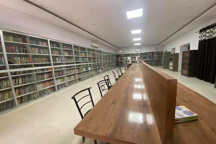 Guru Nanak College campus in Ferozepur, Punjab, India — photo 1