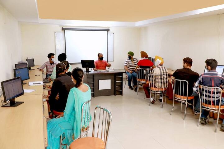 Guru Nanak College campus in Ferozepur, Punjab, India — photo 6