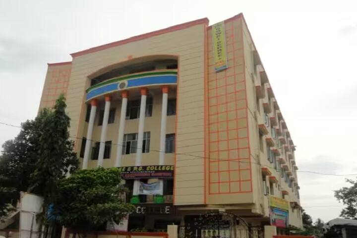 Sri Gowri Degree and PG College campus in Visakhapatnam, Andhra Pradesh, India — photo 1