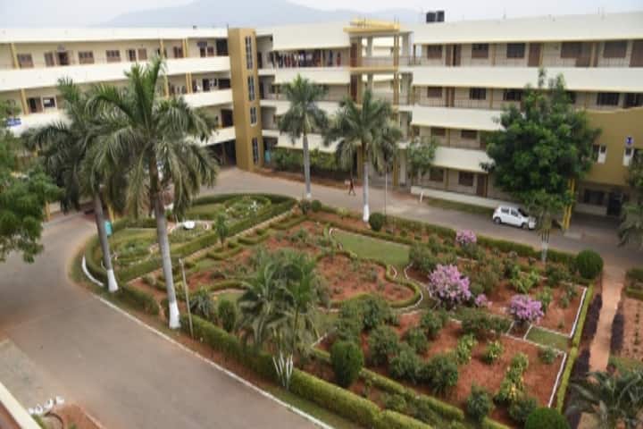 GVPCE Visakhapatnam campus in Visakhapatnam, Andhra Pradesh, India — photo 4