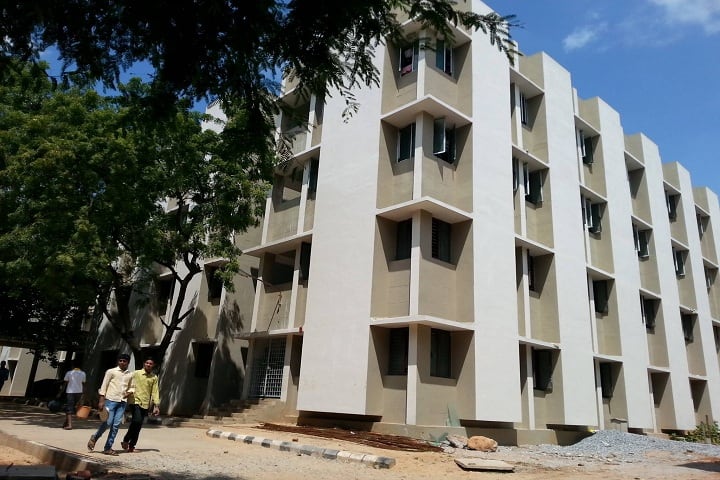 Sri Venkateswara Arts College campus in Tirupati, Andhra Pradesh, India — photo 1
