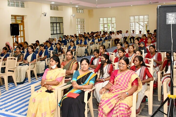 SR Kanthi College of Education campus in Ilkal, Karnataka, India — photo 2