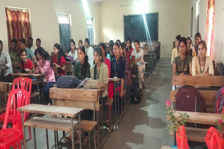 Indapur Taluka Shikshan Prasarak Mandal's College of Arts campus in Pune, Maharashtra, India — photo 2