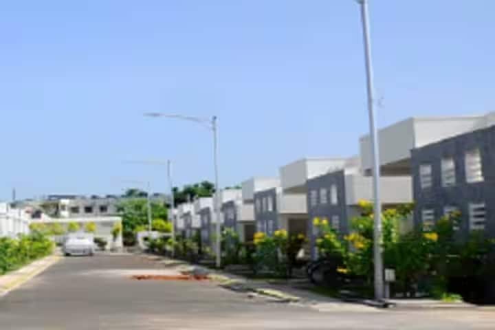 BV Raju College campus in Bhimavaram, Andhra Pradesh, India — photo 4