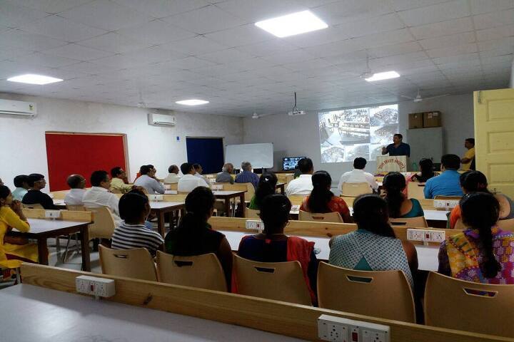 Sau Sitabai Ramkrushna Karandikar Senior College of Commerce and Late Mehernosh Boman Burjor Irani College of Arts campus in Palghar, Maharashtra, India — photo 4