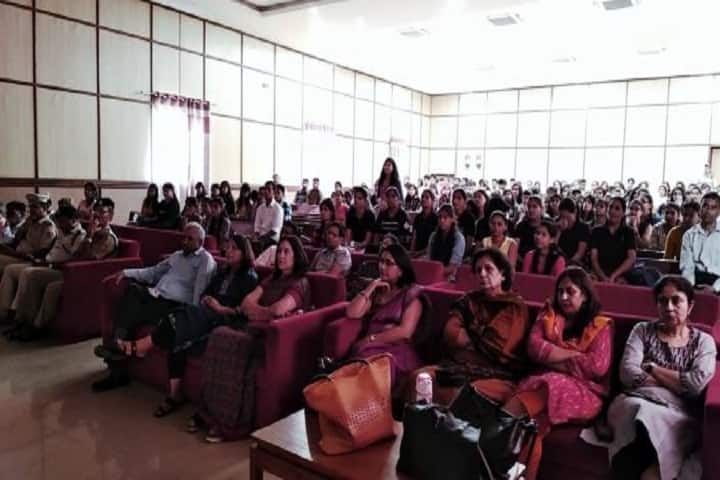PGDAV College campus in New Delhi, Delhi, India — photo 5