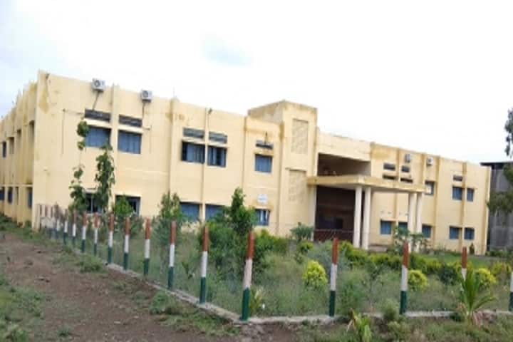 Toshniwal Arts Commerce and Science College campus in Hingoli, Maharashtra, India — photo 1