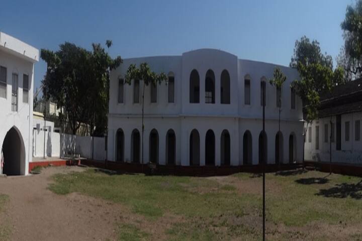 Saifee Golden Jubilee Quaderia College campus in Burhanpur, Madhya Pradesh, India — photo 5