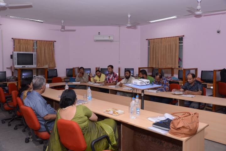 The Sarvoday Nagrik Sahkari Bank Ltd SB Mahila Arts College campus in Himmatnagar, Gujarat, India — photo 3