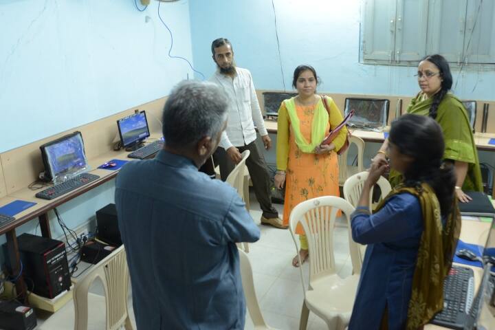 The Sarvoday Nagrik Sahkari Bank Ltd SB Mahila Arts College campus in Himmatnagar, Gujarat, India — photo 5