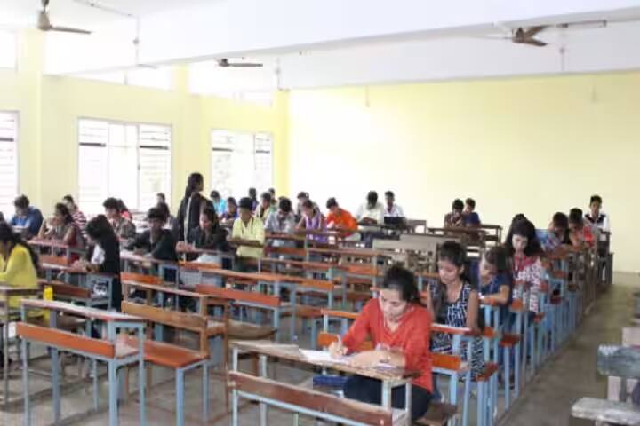 Smt Indirabai G Kulkarni Arts JB Sawant Science College and Sau Janakibai Dhondo Kunte Commerce College campus in Mumbai, Maharashtra, India — photo 4