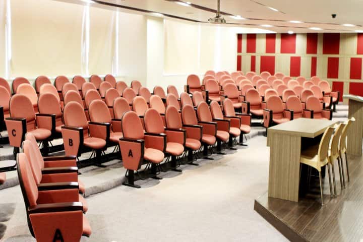 Durgadevi Saraf Institute of Management Studies campus in Mumbai, Maharashtra, India — photo 5