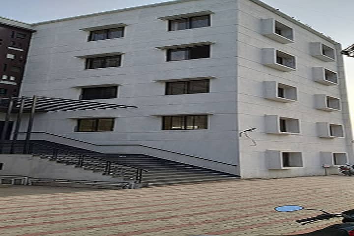 Dayanand Education Society's Dayanand Institute of Pharmacy campus in Latur, Maharashtra, India — photo 2