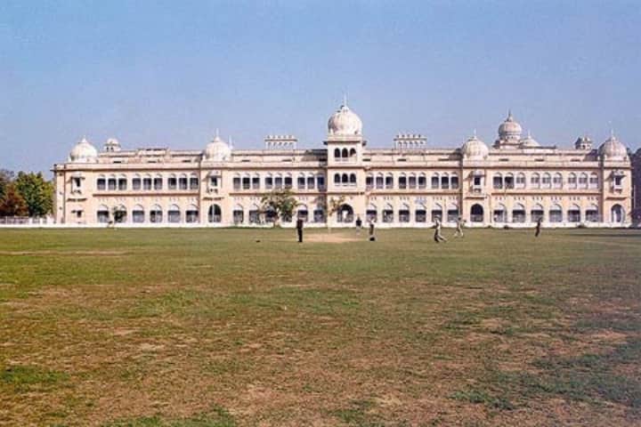 Lucknow University campus photo