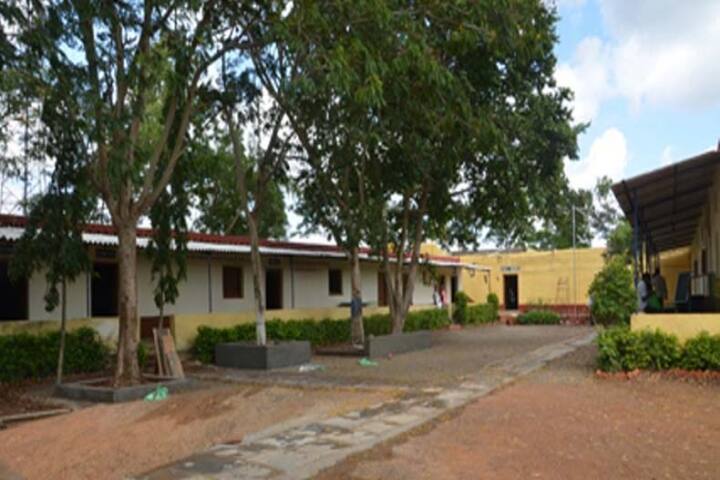 GS Patil Arts and Commerce College campus in Kundgol, Karnataka, India — photo 1