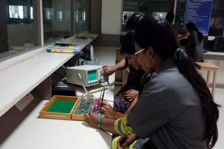 Velammal Institute of Technology campus in Chennai, Tamil Nadu, India — photo 3