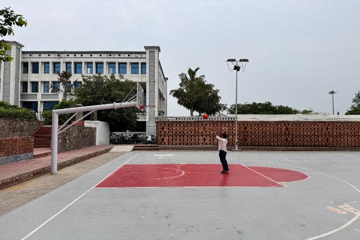 MRIIRS Faridabad campus in Faridabad, Haryana, India — photo 6