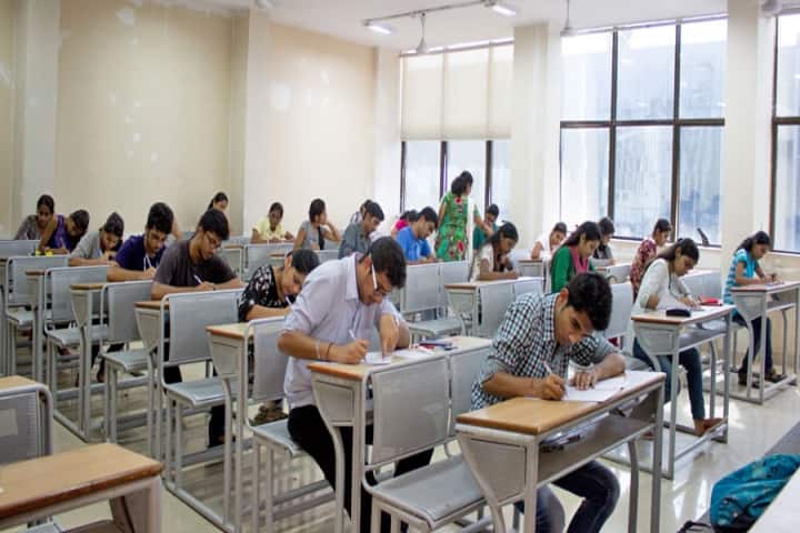 Dr DY Patil University campus in Navi Mumbai, Maharashtra, India — photo 4