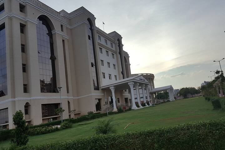RUHS Medical College, Jaipur campus in Jaipur, Rajasthan, India — photo 6