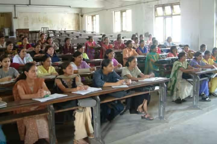 Government MH College of Home Science and Science for Women campus in Jabalpur, Madhya Pradesh, India — photo 2