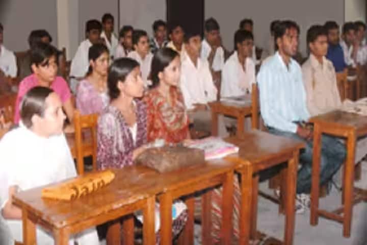 Manyavar Kanshiram Government Degree College campus in Ghaziabad, Uttar Pradesh, India — photo 2