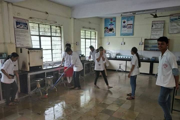 Seth Govindji Raoji Ayurved Mahavidyalaya campus in Solapur, Maharashtra, India — photo 3