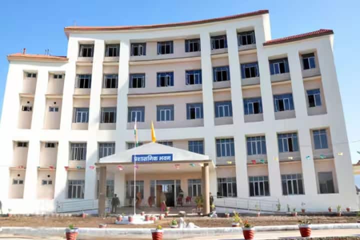 Uttarakhand Ayurved University campus in Dehradun, Uttarakhand, India — photo 5