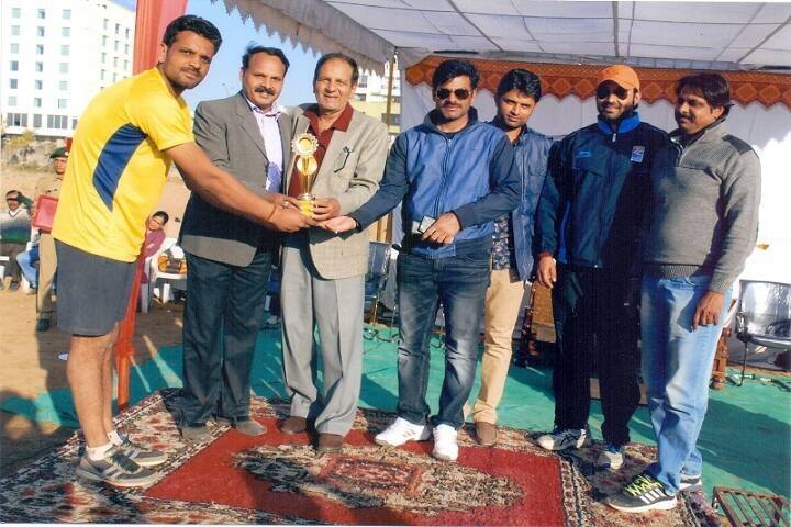 Shri Bhawani Niketan PG Boys College campus in Jaipur, Rajasthan, India — photo 4