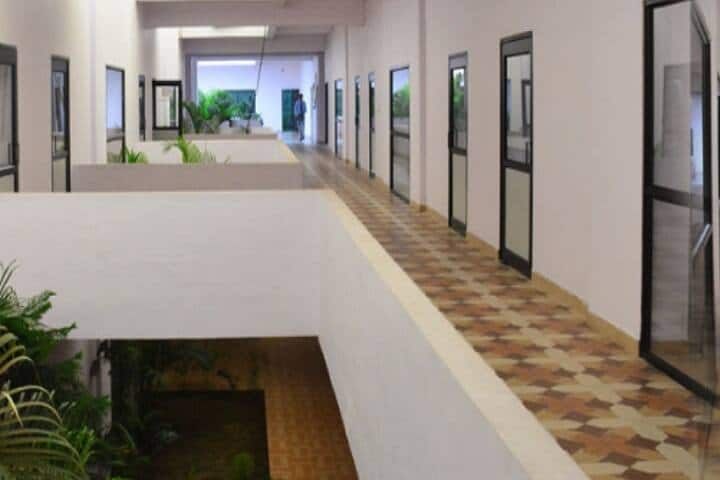 Narayan College campus in Bareilly, Uttar Pradesh, India — photo 1