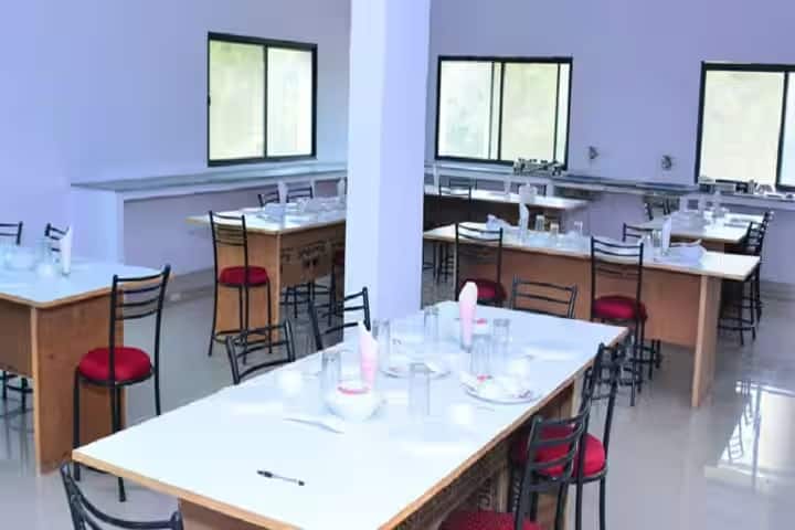 Narayan College campus in Bareilly, Uttar Pradesh, India — photo 5