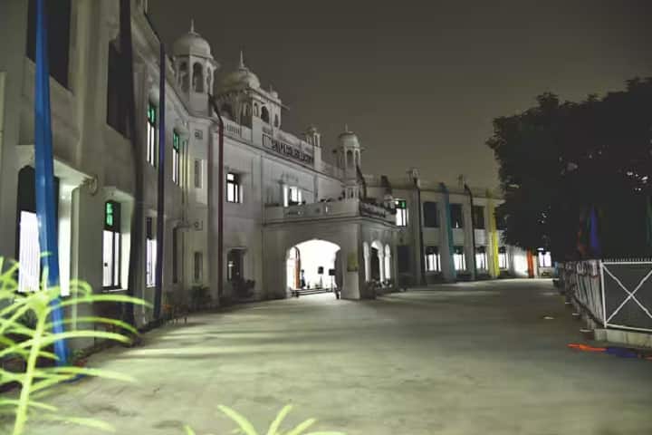 Shia Post Graduate College campus in Lucknow, Uttar Pradesh, India — photo 1