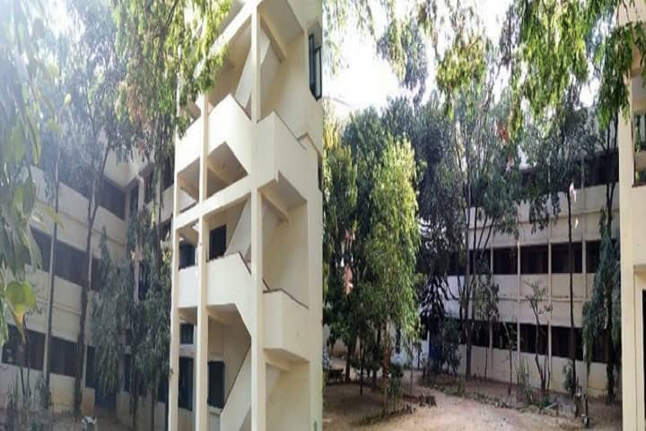 Bishop Cotton Women's Christian College campus in Bangalore, Karnataka, India — photo 2