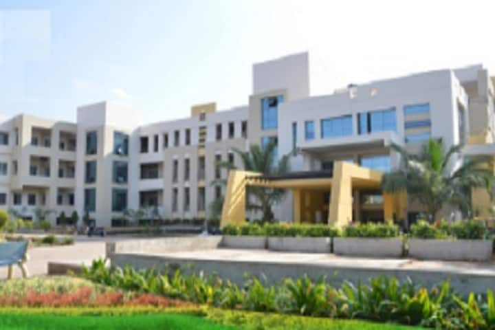 JE Society's Shri KA Lokapur Arts campus in Belgaum, Karnataka, India — photo 1