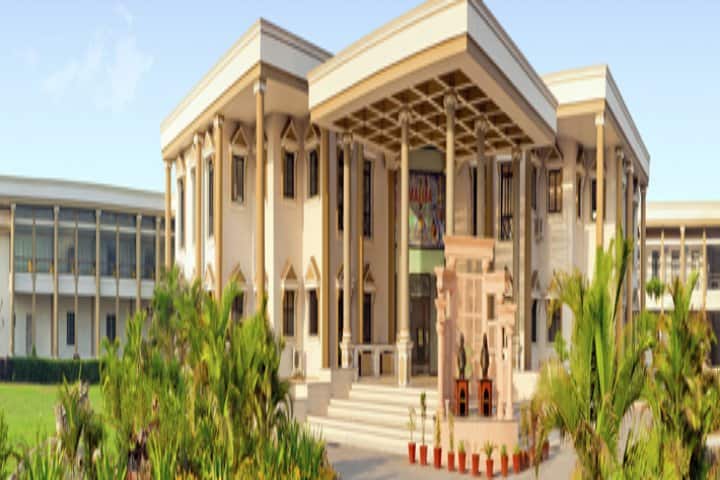 Maliba Pharmacy College campus in Tarsadi, Gujarat, India — photo 1