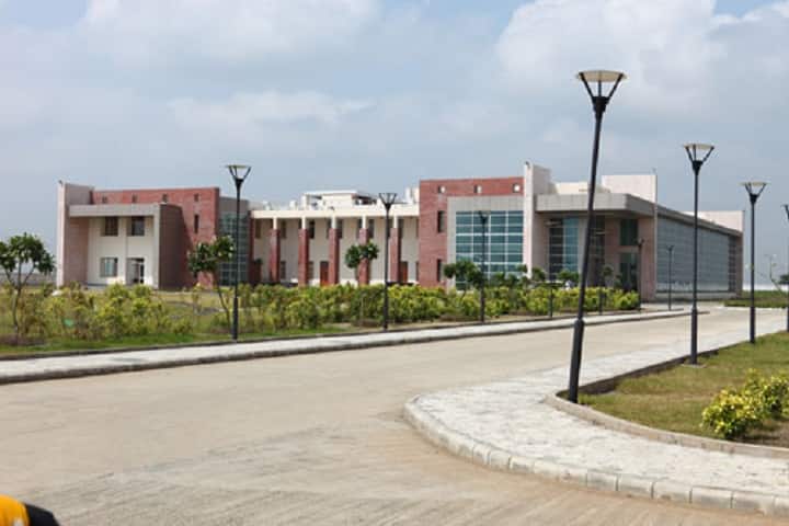 Jaipuria Institute of Management campus in Indore, Madhya Pradesh, India — photo 1