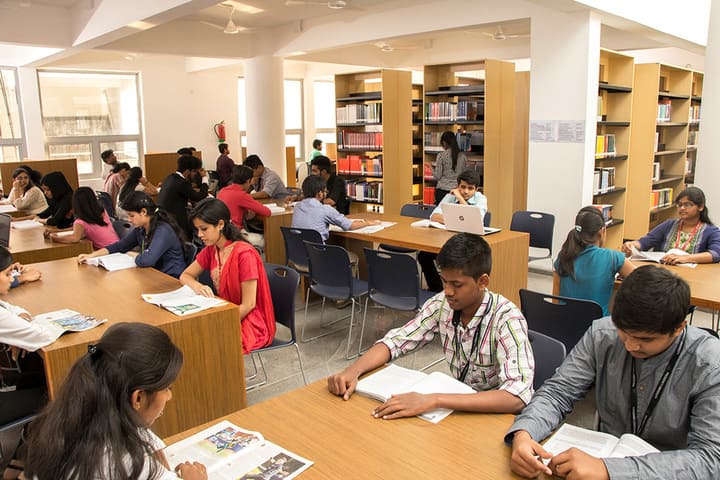 Presidency University campus in Bangalore, Karnataka, India — photo 5
