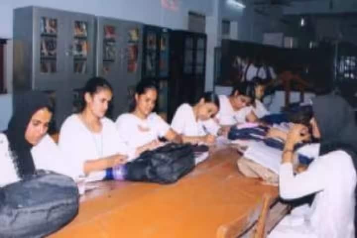 Jain Kanya Pathshala PG College campus in Muzaffarnagar, Uttar Pradesh, India — photo 4
