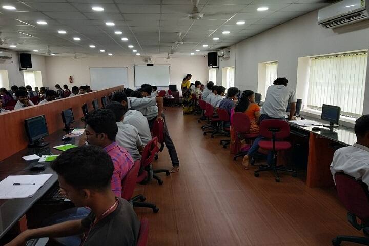 Chinmaya College of Arts Commerce and Science campus in Ernakulam, Kerala, India — photo 4