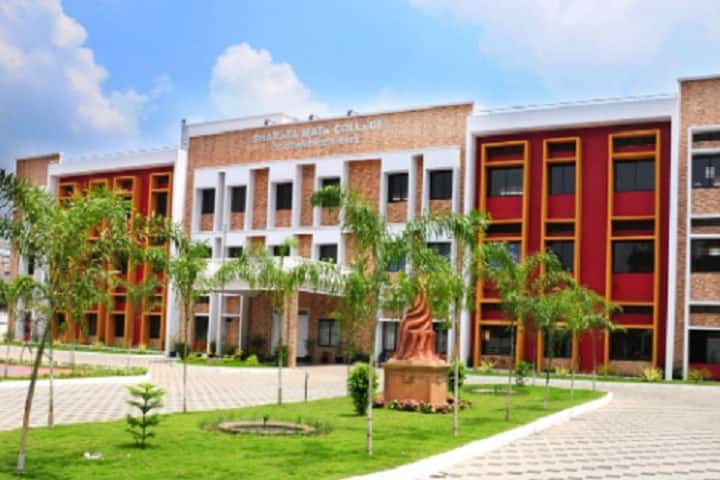 Bharata Mata College of Commerce and Arts campus in Kochi, Kerala, India — photo 2