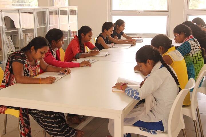 Shrimad Rajchandra Vidyapeeth campus in Valsad, Gujarat, India — photo 3