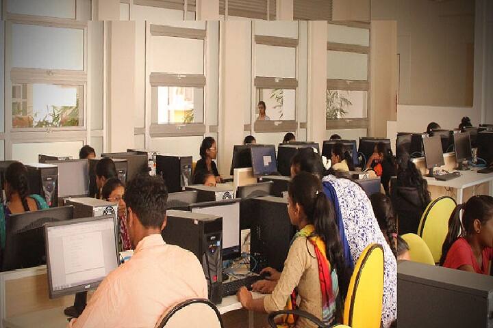 Shrimad Rajchandra Vidyapeeth campus in Valsad, Gujarat, India — photo 4