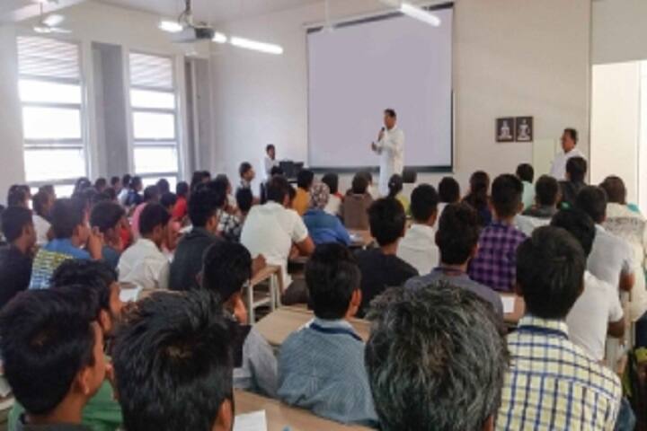 Shrimad Rajchandra Vidyapeeth campus in Valsad, Gujarat, India — photo 5