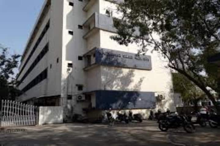 Shri HK Arts College campus in Ahmedabad, Gujarat, India — photo 1