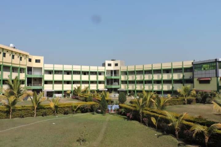 Smt Kishoritai Bhoyar College of Pharmacy campus in Kamptee, Maharashtra, India — photo 1